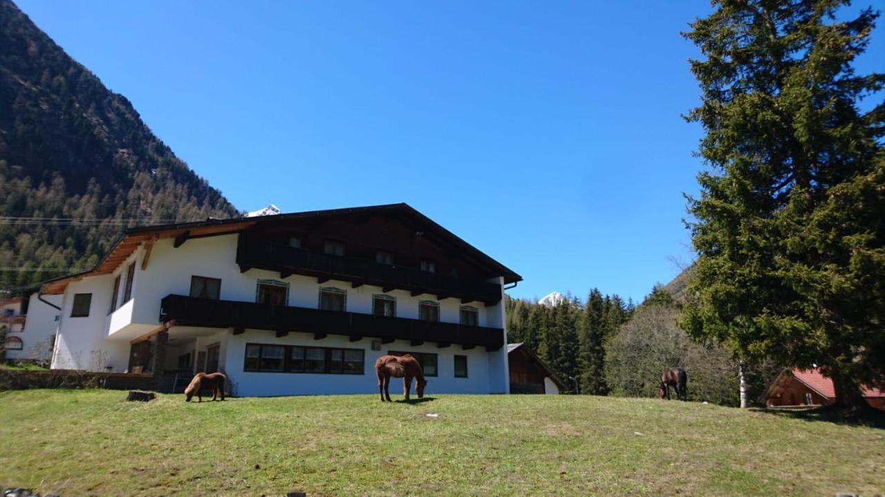 Pension Alpenrose Sankt Sigmund im Sellrain Exterior photo
